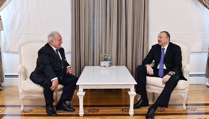 Ilham Aliyev s’est entretenu avec Tamas Ajan